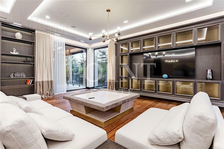 2-этажный коттедж 1 000 м² с отделкой