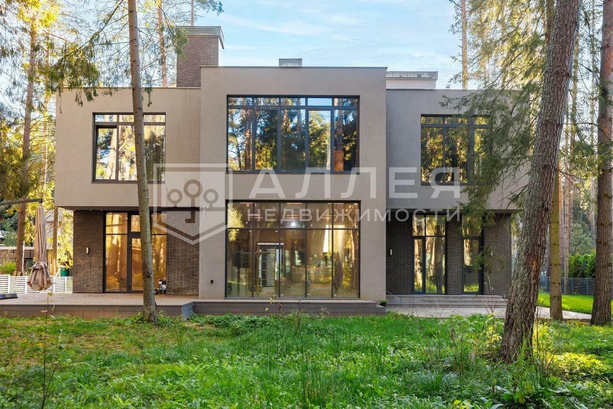 2-этажный коттедж 400 м² с отделкой