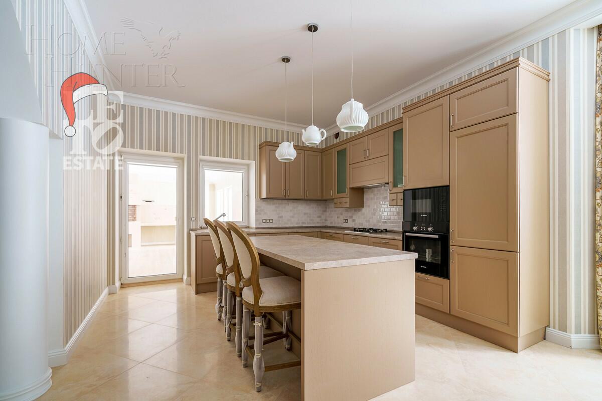 3-этажный коттедж 600 м² с отделкой