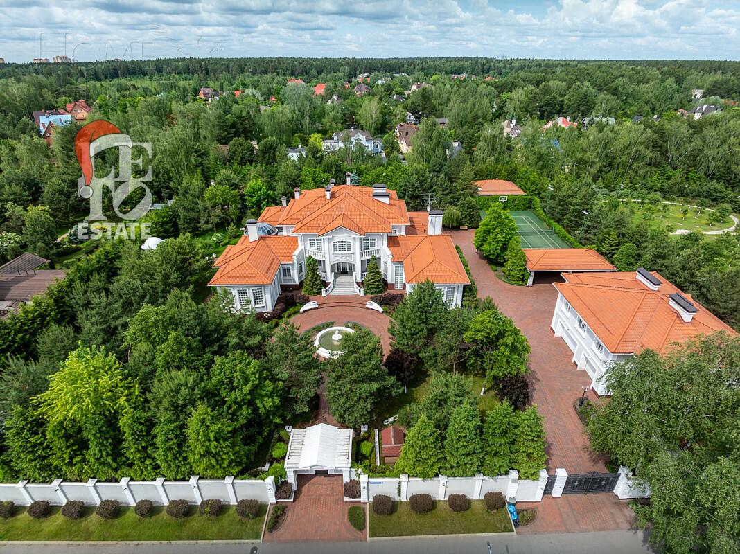 2-этажный коттедж 1 500 м² с отделкой