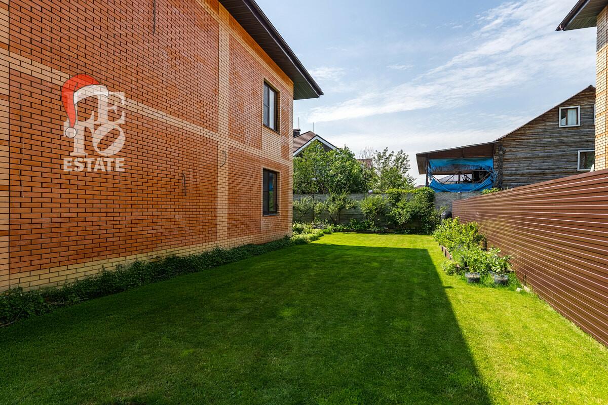 2-этажный коттедж 300.2 м² без отделки