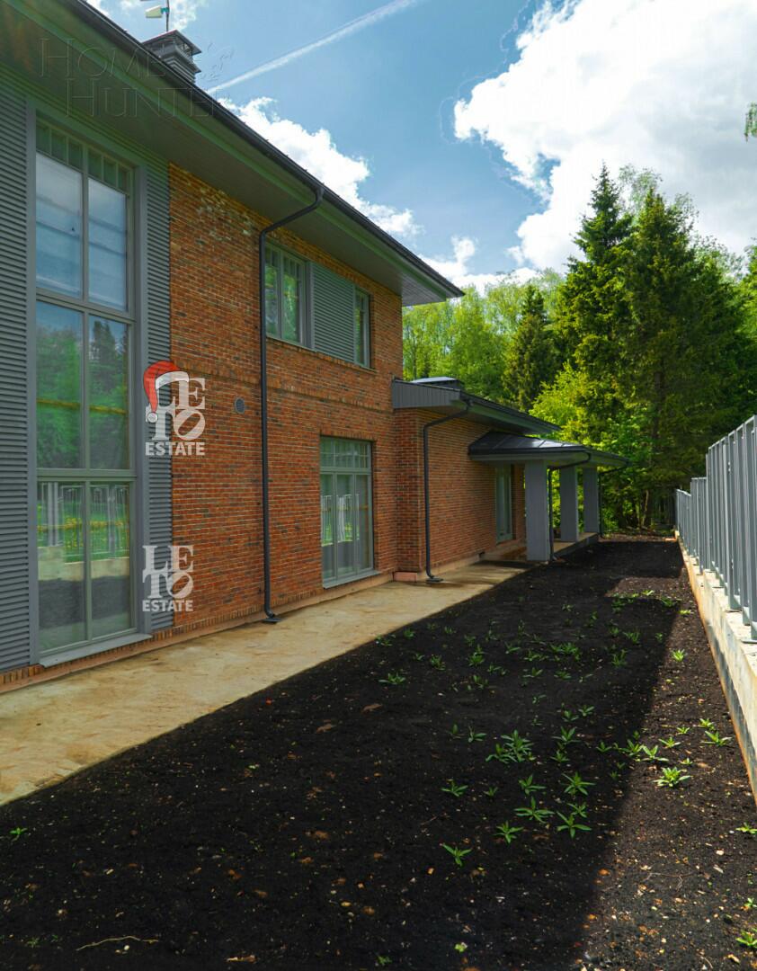 2-этажный коттедж 539.3 м² без отделки