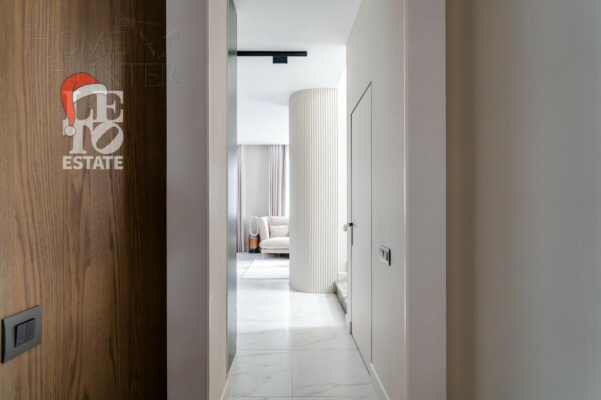 3-этажный коттедж 210 м² с отделкой