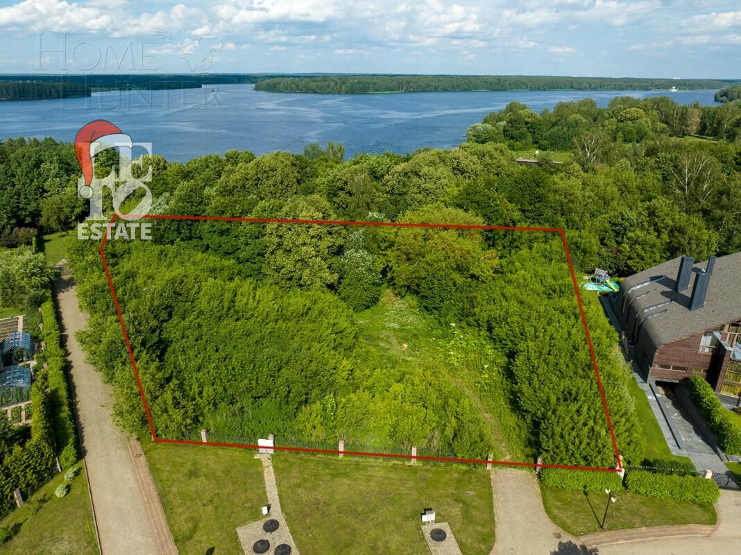 Участок 54.02 сот. в охраняемом поселке