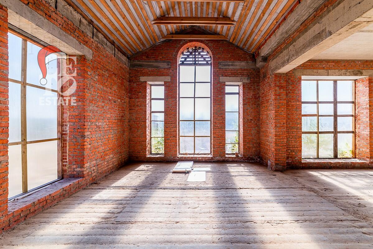 2-этажный коттедж 1 050 м² без отделки