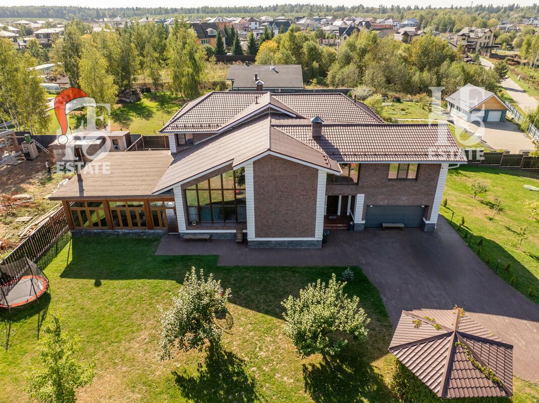 2-этажный коттедж 495.7 м² с отделкой