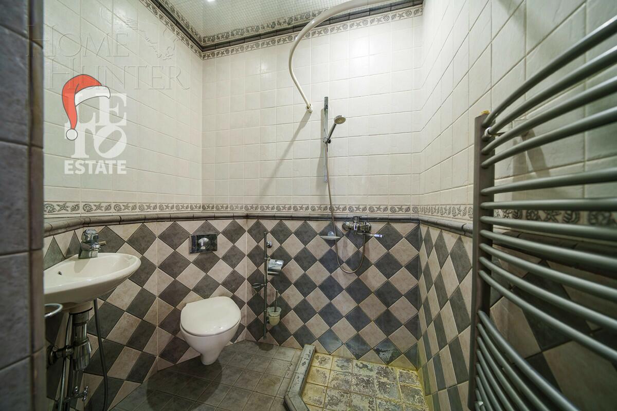 3-этажный коттедж 600 м² с отделкой