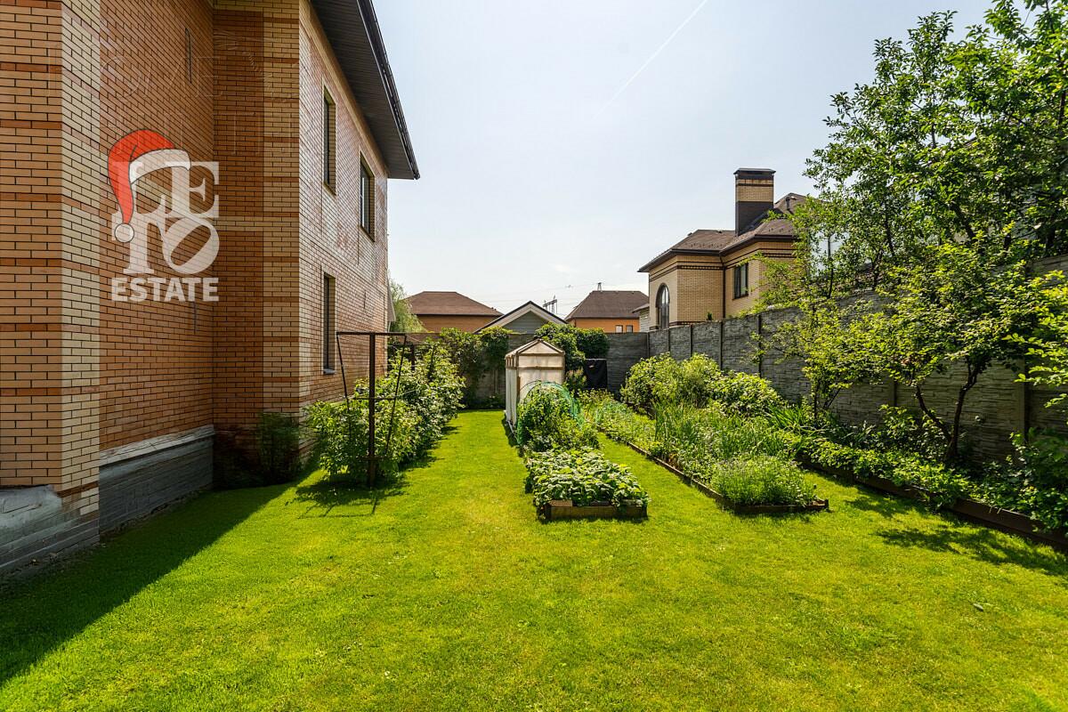 2-этажный коттедж 300.2 м² без отделки