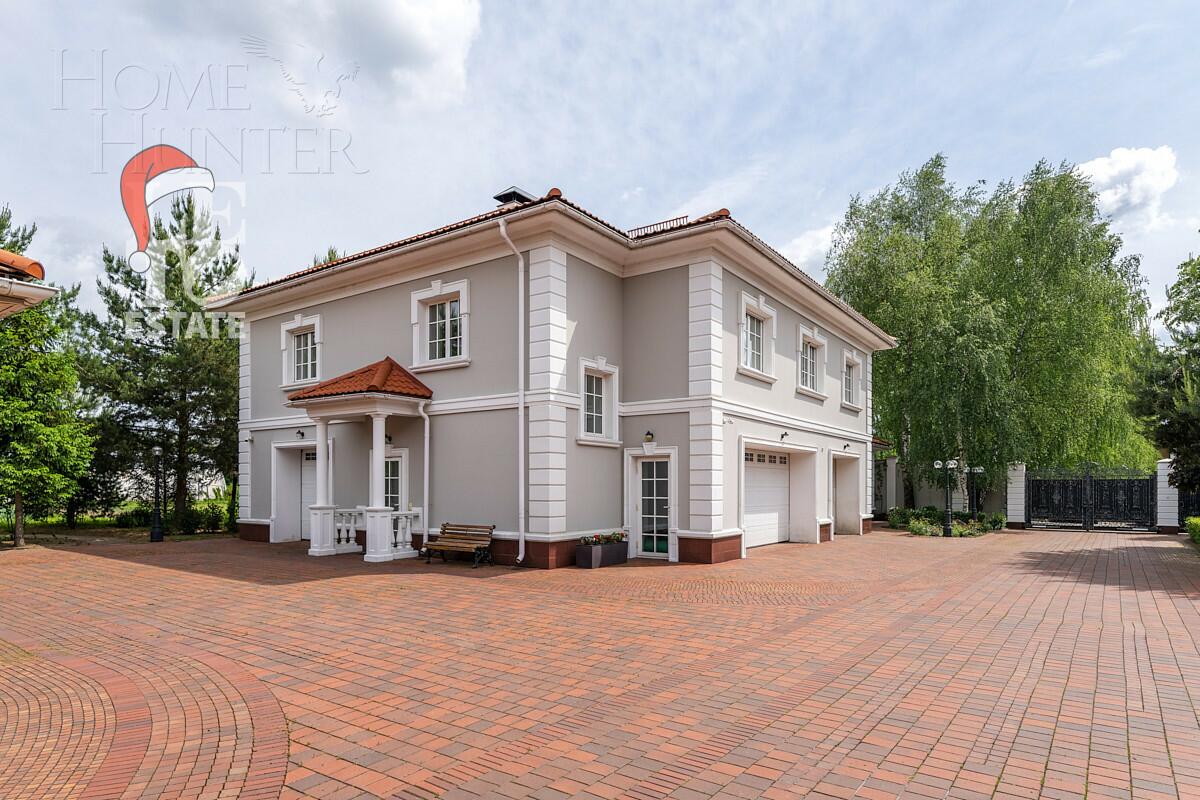 2-этажный коттедж 1 500 м² с отделкой