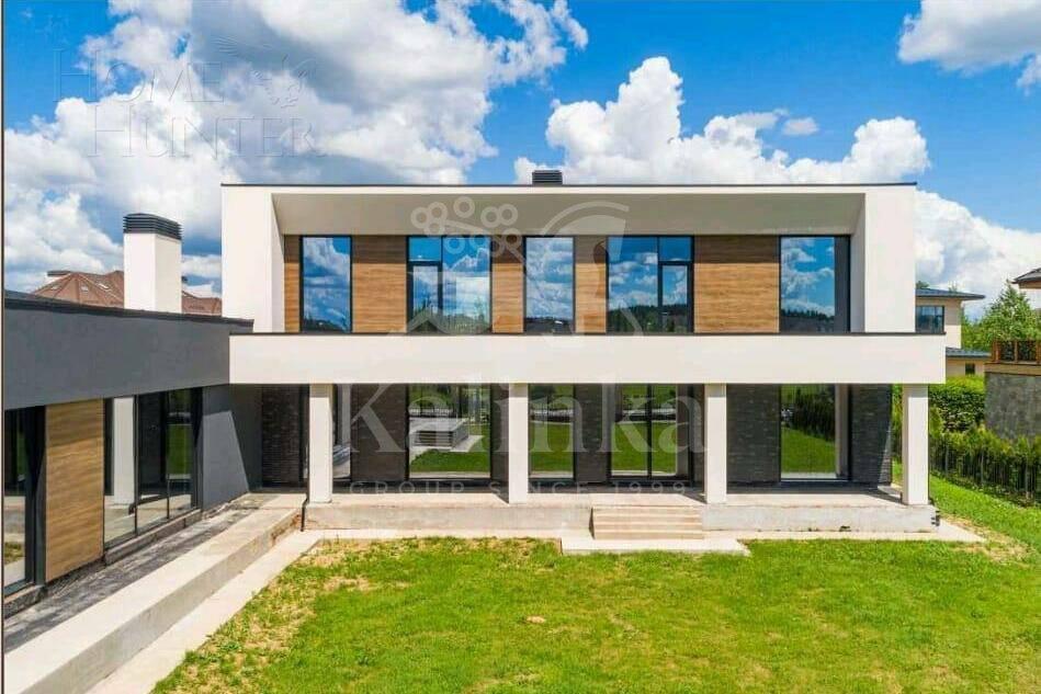 2-этажный коттедж 1 500 м² без отделки