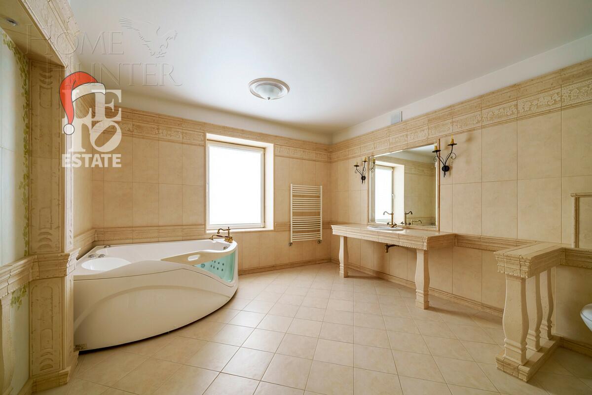 3-этажный коттедж 600 м² с отделкой