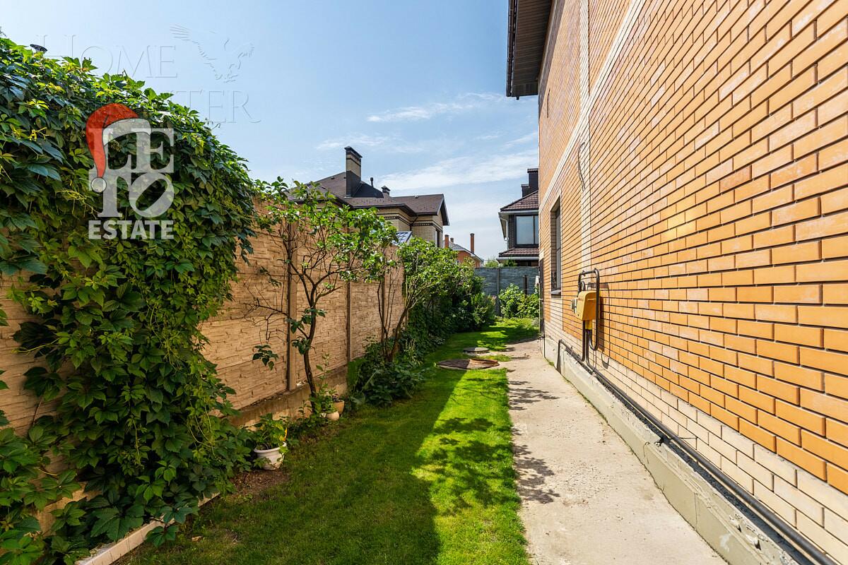 2-этажный коттедж 300.2 м² без отделки