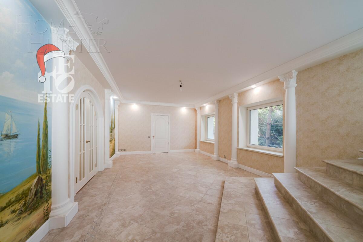 3-этажный коттедж 600 м² с отделкой