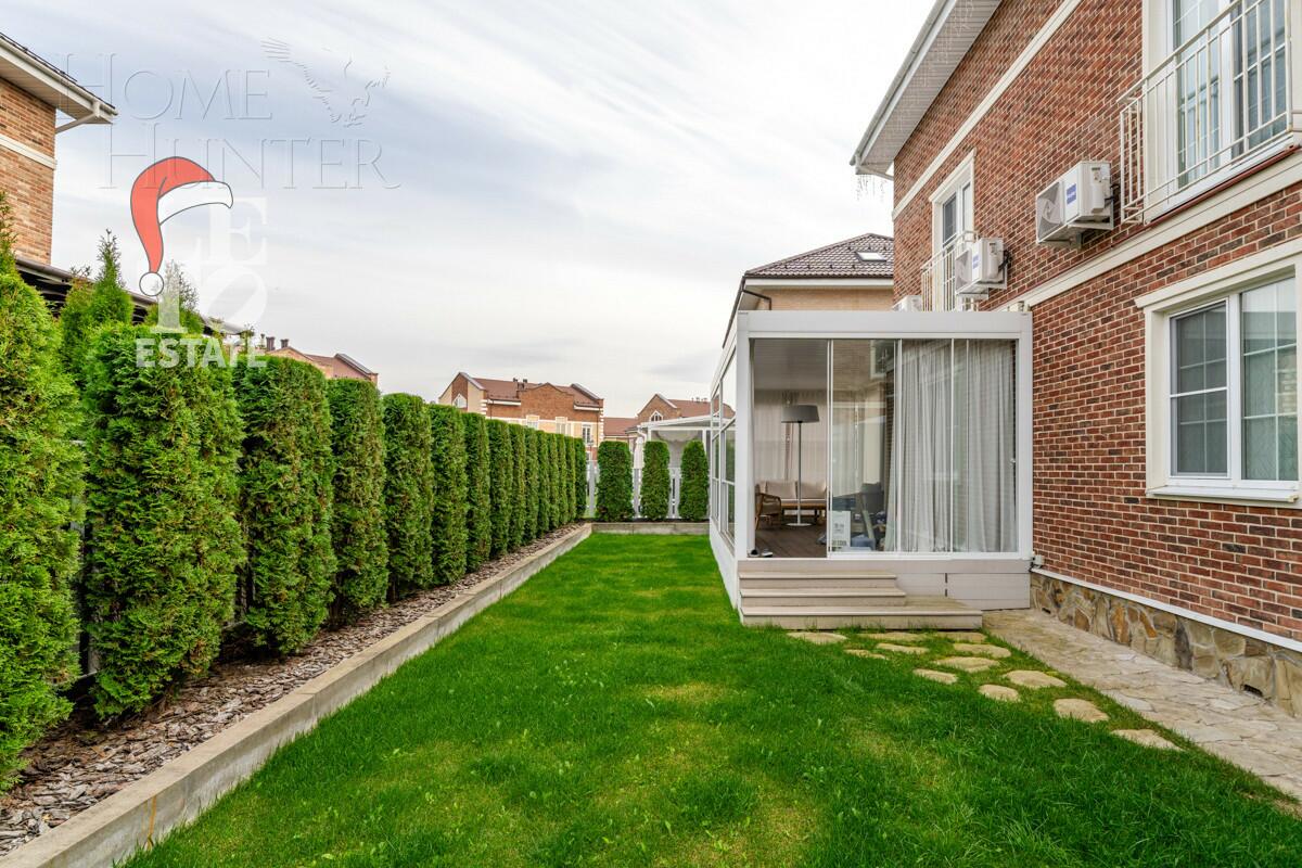 3-этажный коттедж 210 м² с отделкой