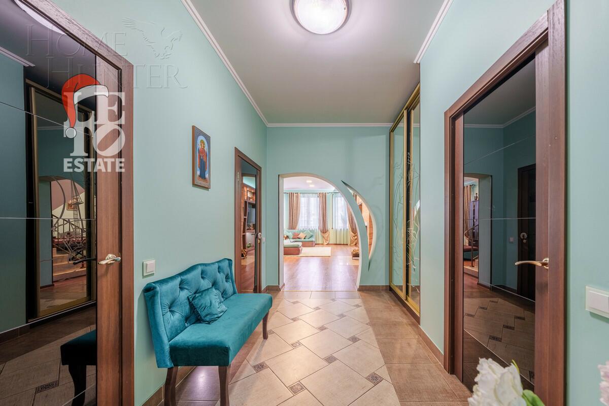 2-этажный коттедж 500 м² с отделкой