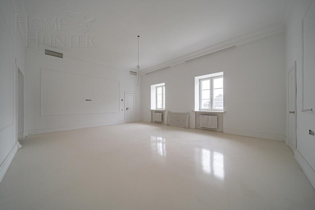 3-этажный коттедж 3 340 м² с отделкой