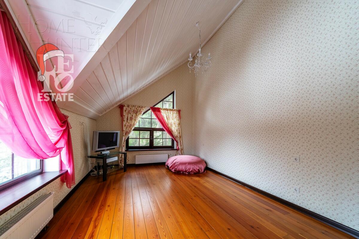 3-этажный коттедж 550 м² с отделкой