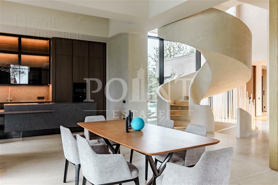 2-этажный коттедж 663 м² с отделкой