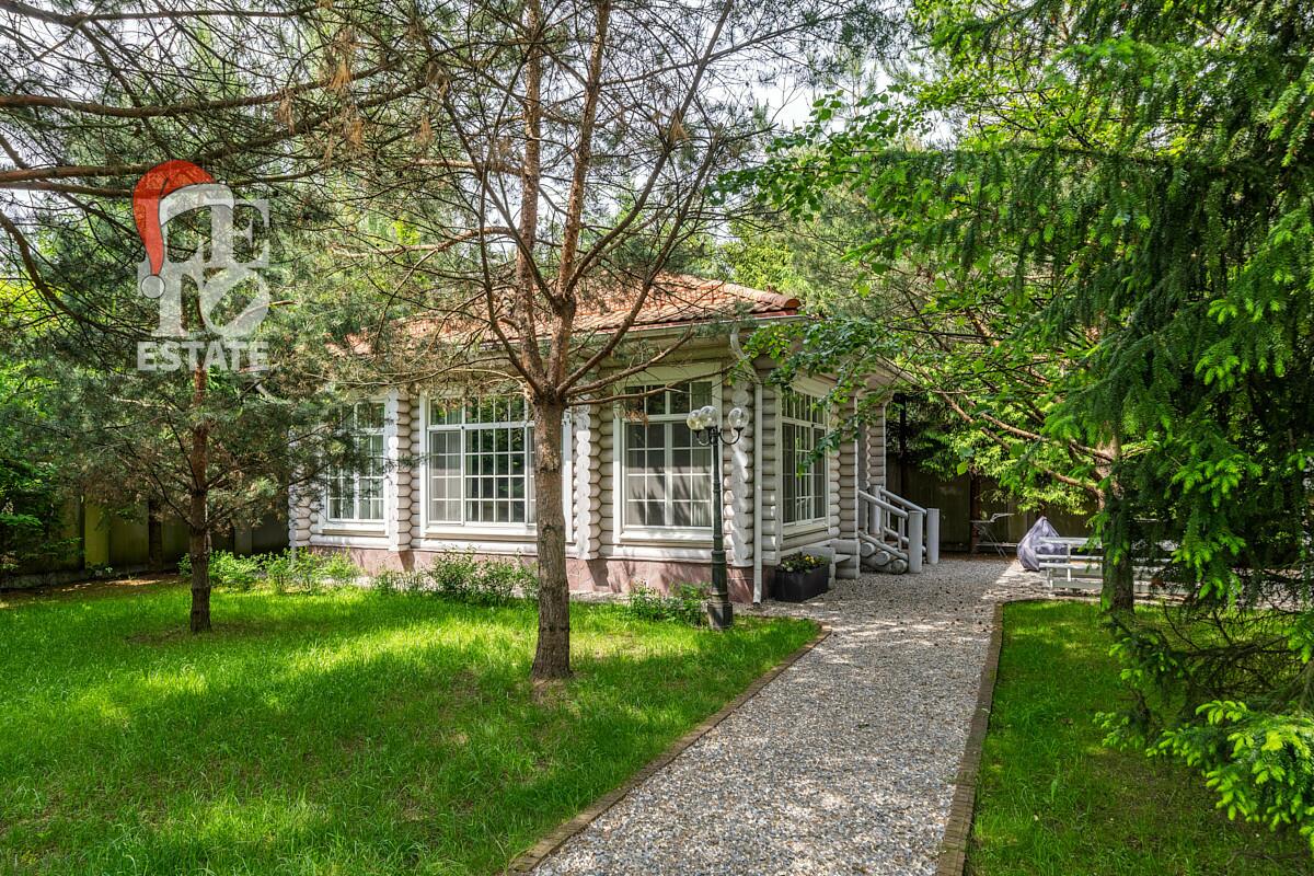 2-этажный коттедж 1 500 м² с отделкой