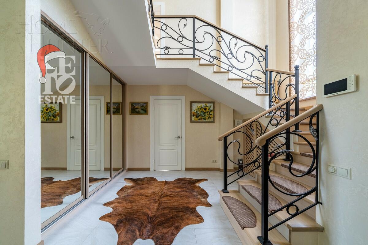 2-этажный коттедж 286.6 м² с отделкой