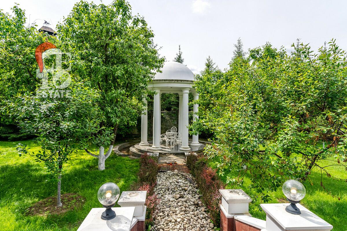 2-этажный коттедж 1 500 м² с отделкой