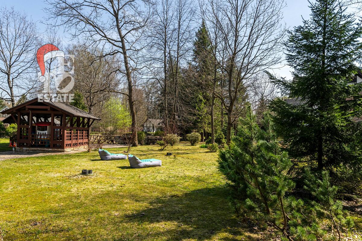 3-этажный коттедж 550 м² с отделкой