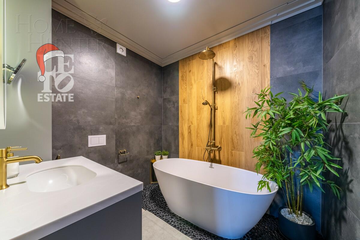 3-этажный коттедж 210 м² с отделкой