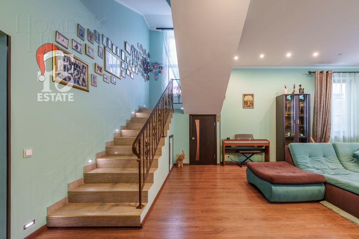 2-этажный коттедж 500 м² с отделкой