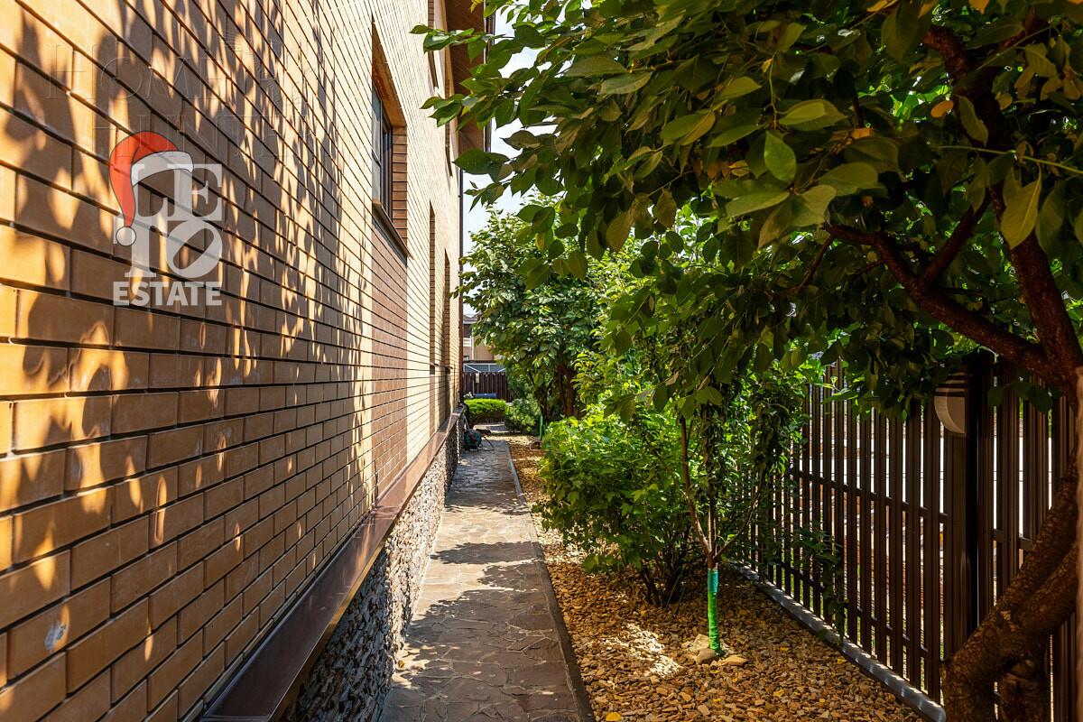 2-этажный коттедж 500 м² с отделкой