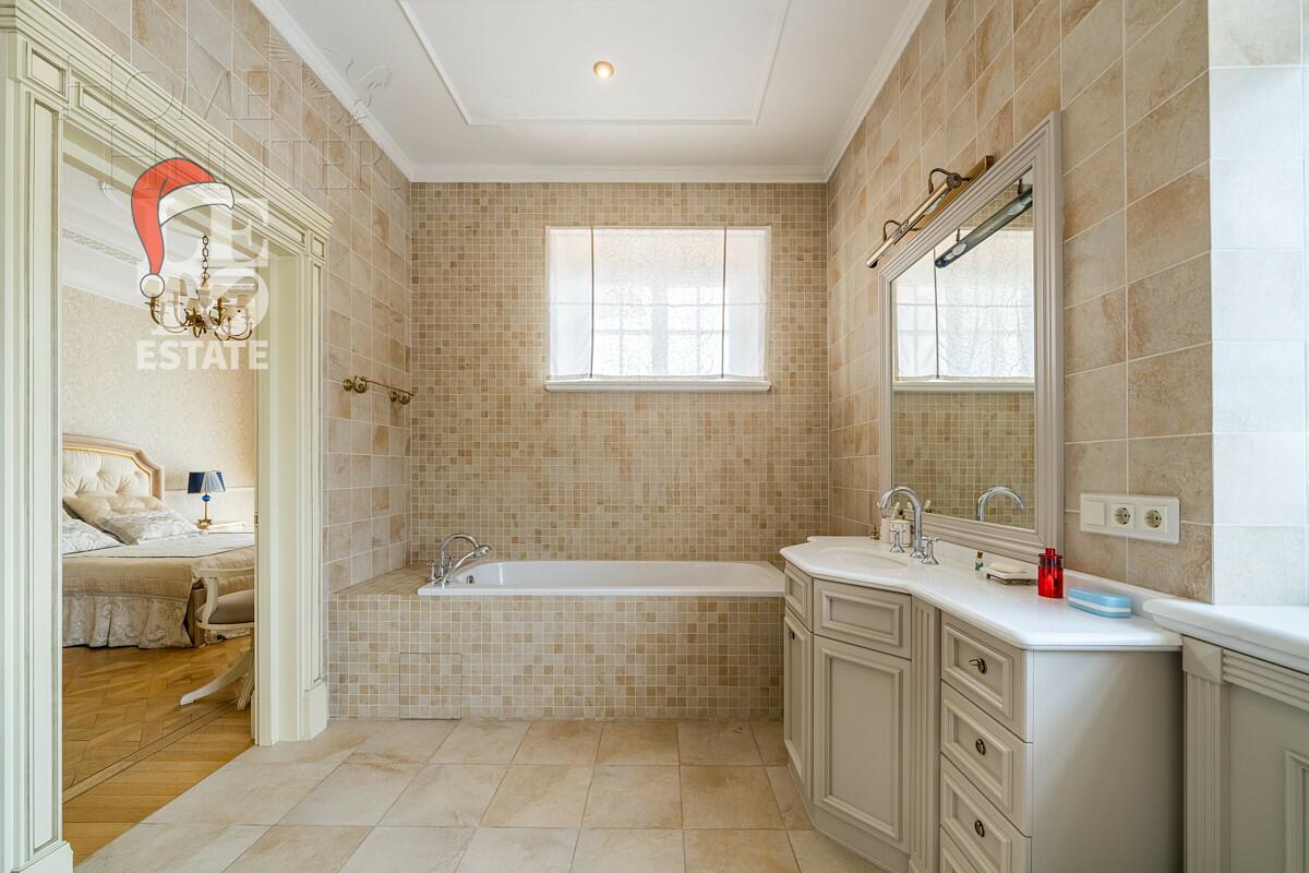 2-этажный коттедж 1 500 м² с отделкой