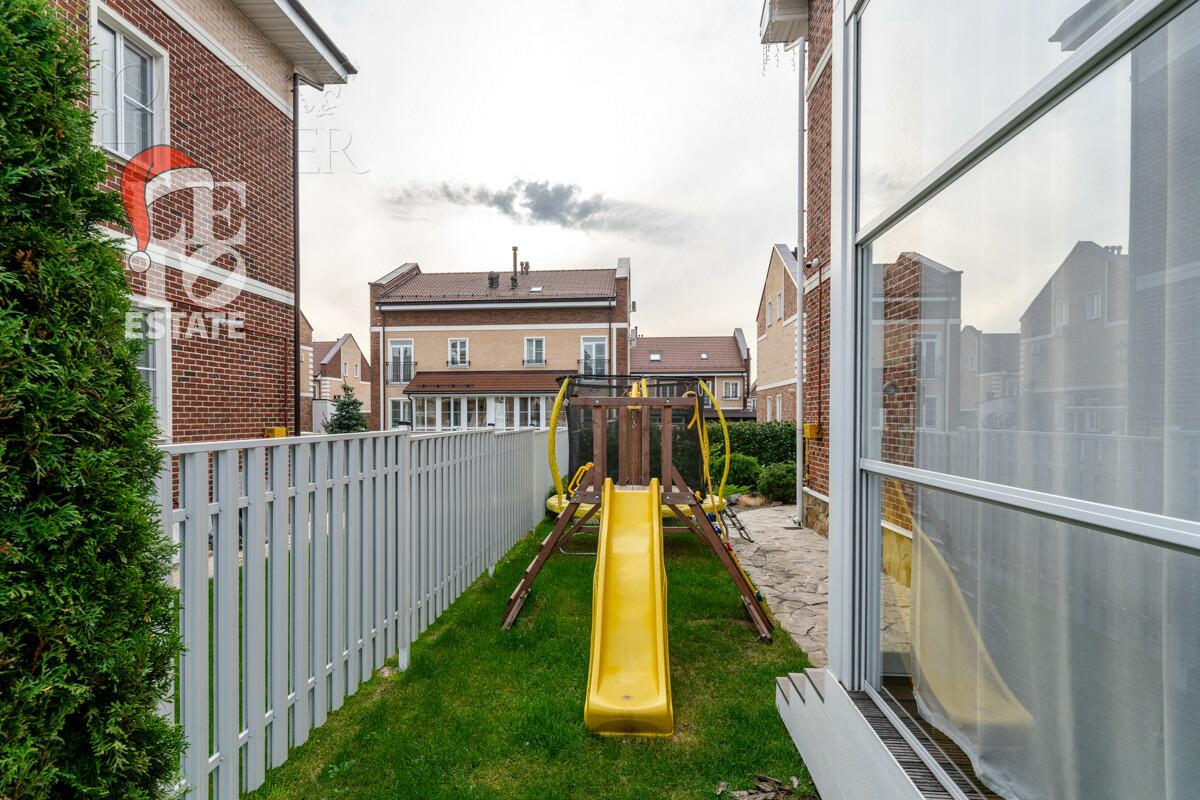 3-этажный коттедж 210 м² с отделкой