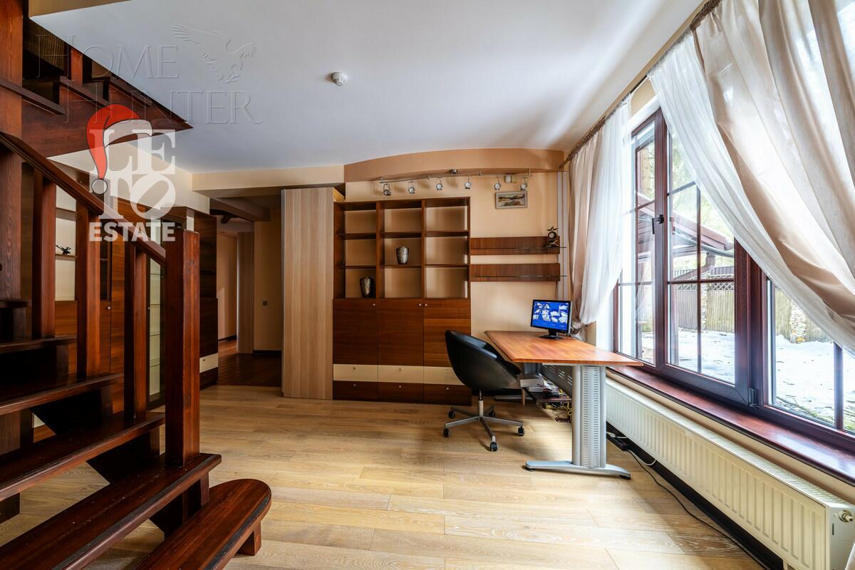 3-этажный коттедж 550 м² с отделкой