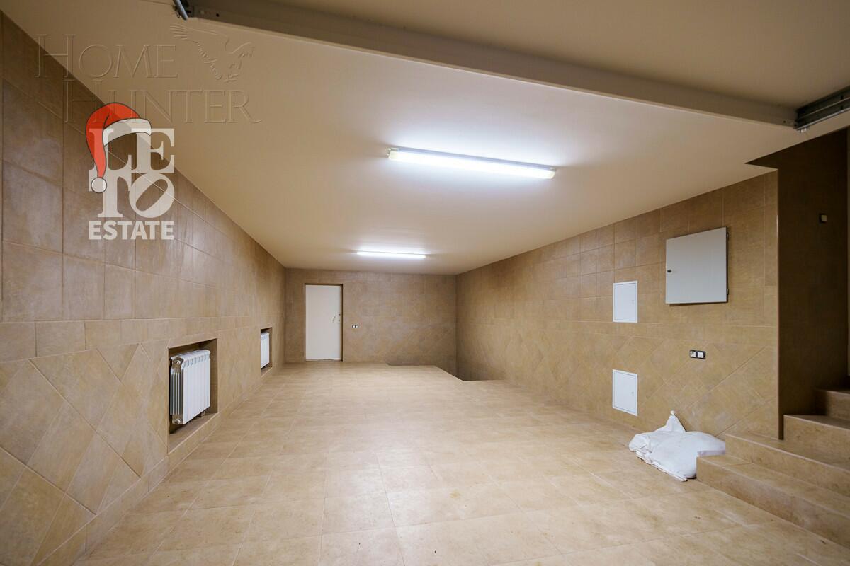 3-этажный коттедж 600 м² с отделкой