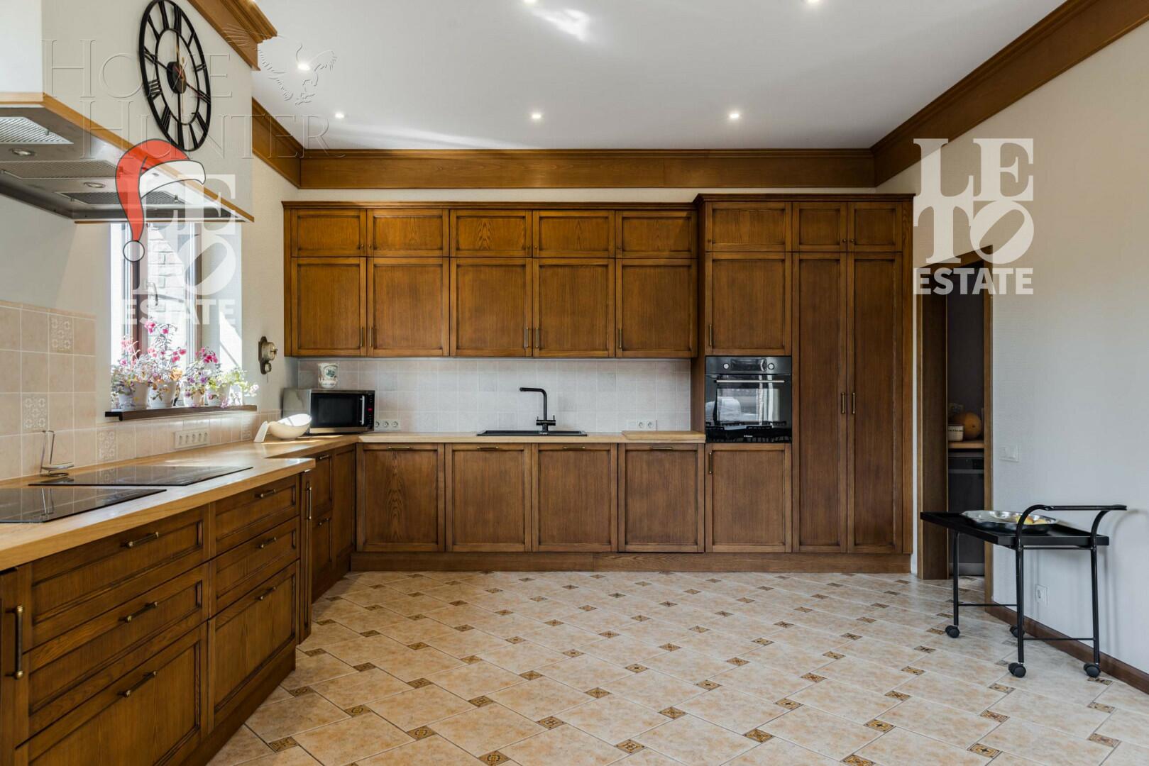 2-этажный коттедж 495.7 м² с отделкой