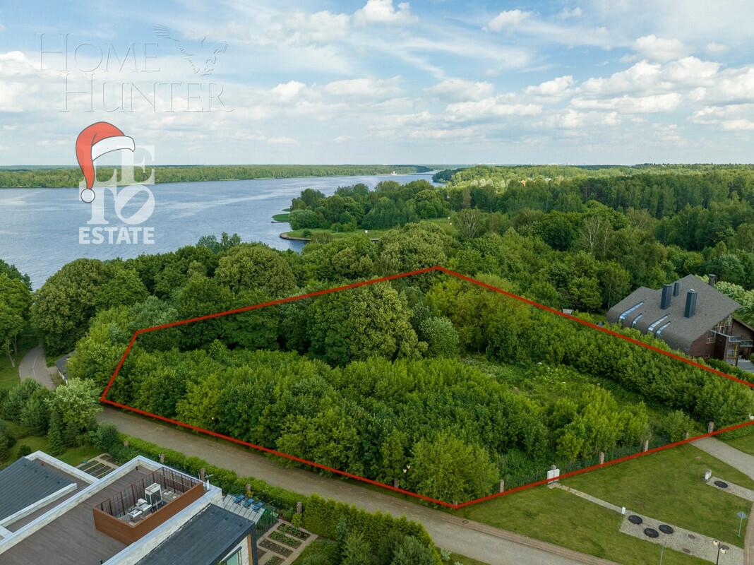 Участок 54.02 сот. в охраняемом поселке