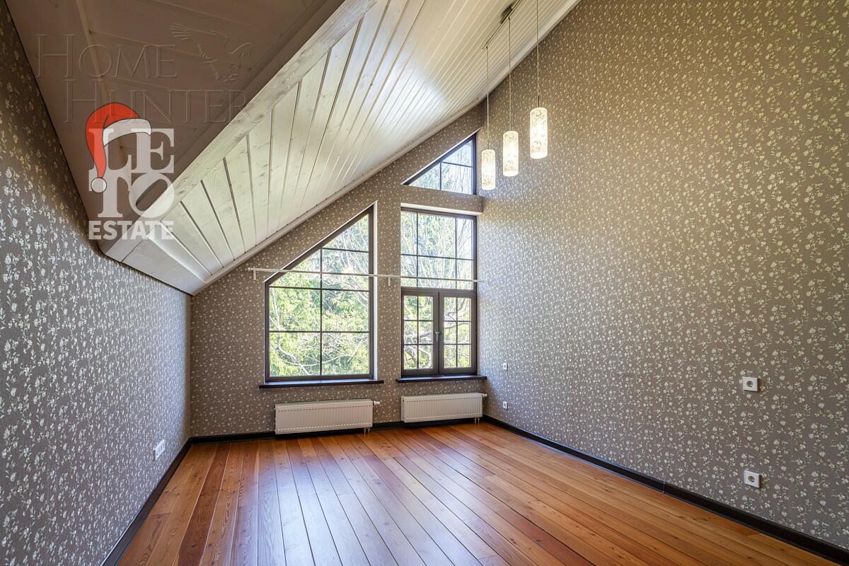 3-этажный коттедж 550 м² с отделкой