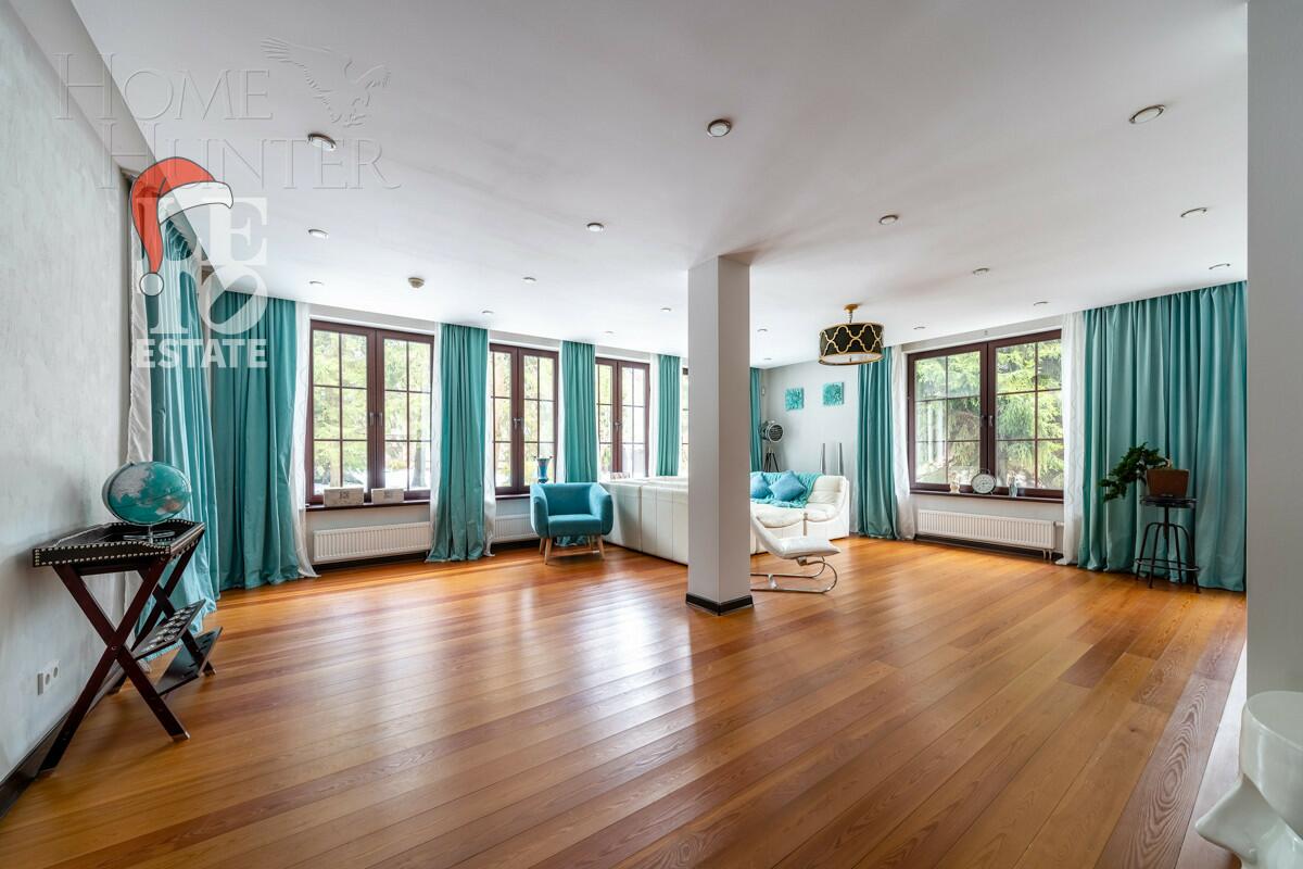 3-этажный коттедж 550 м² с отделкой