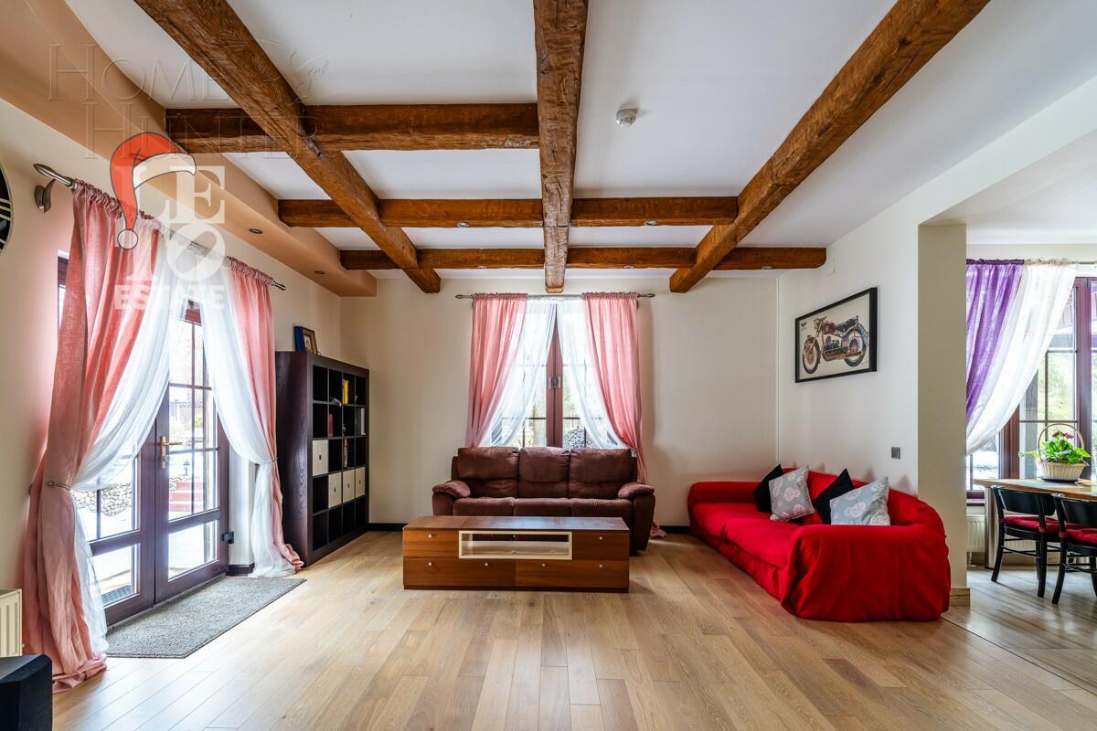 3-этажный коттедж 550 м² с отделкой