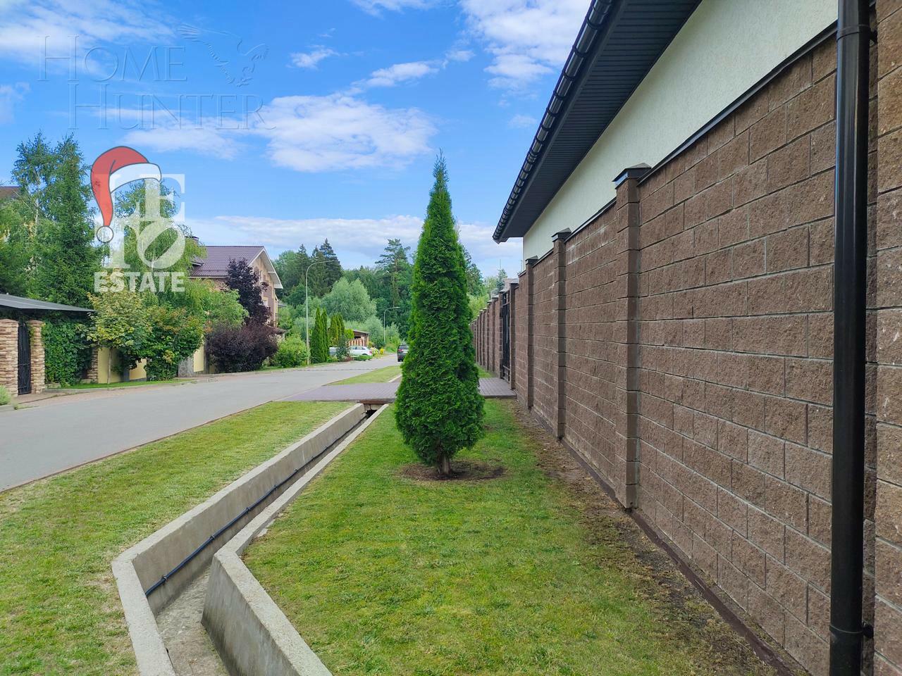 2-этажный коттедж 1 350 м² без отделки