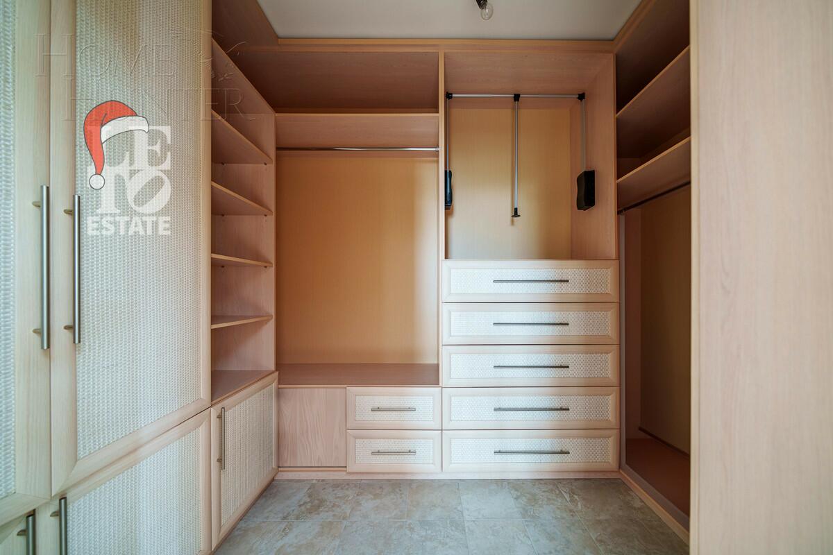 3-этажный коттедж 600 м² с отделкой