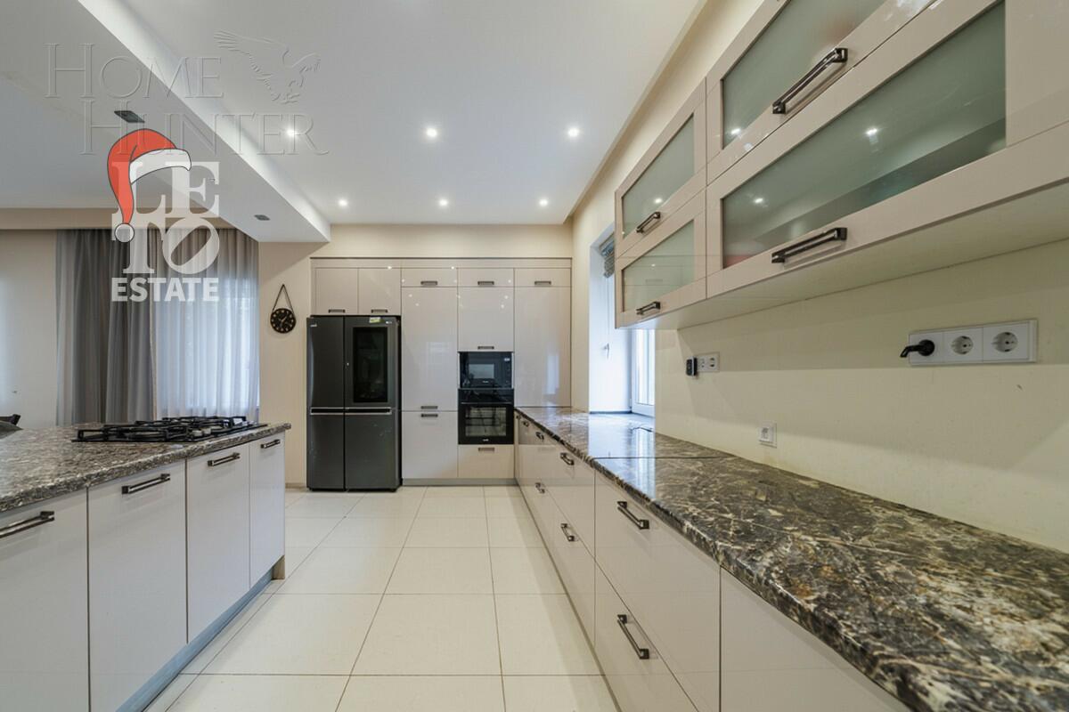 2-этажный коттедж 1 512 м² с отделкой