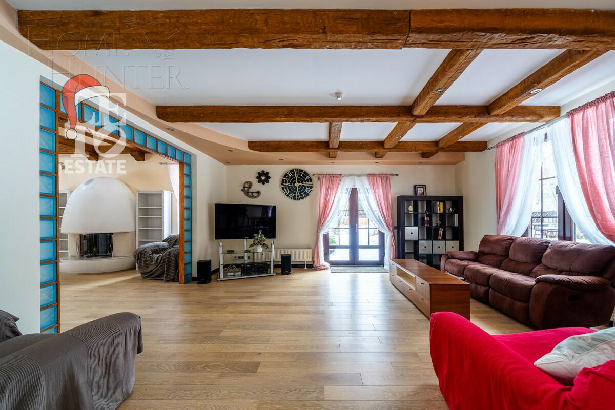 3-этажный коттедж 550 м² с отделкой