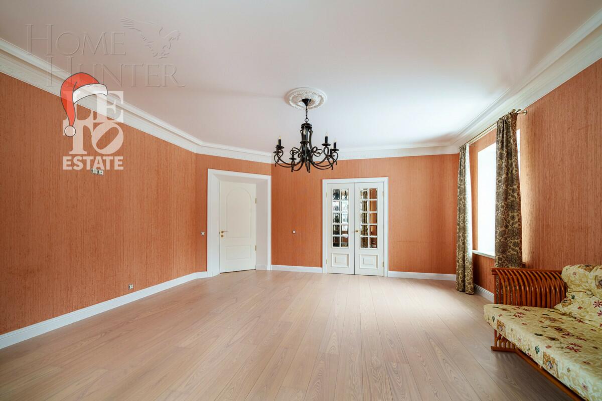 3-этажный коттедж 600 м² с отделкой