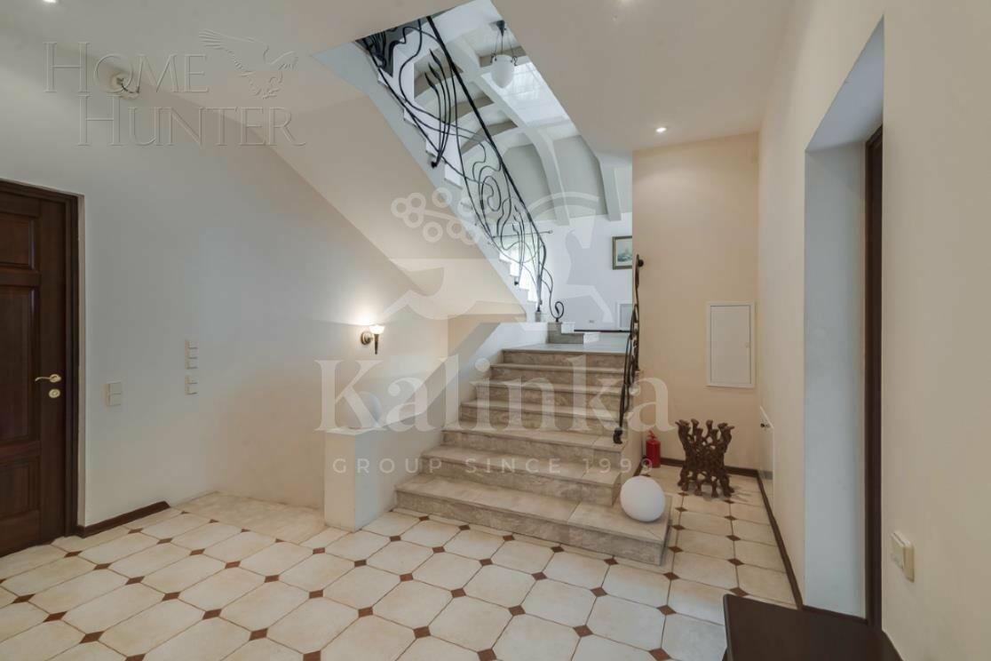 2-этажный коттедж 650 м² с отделкой