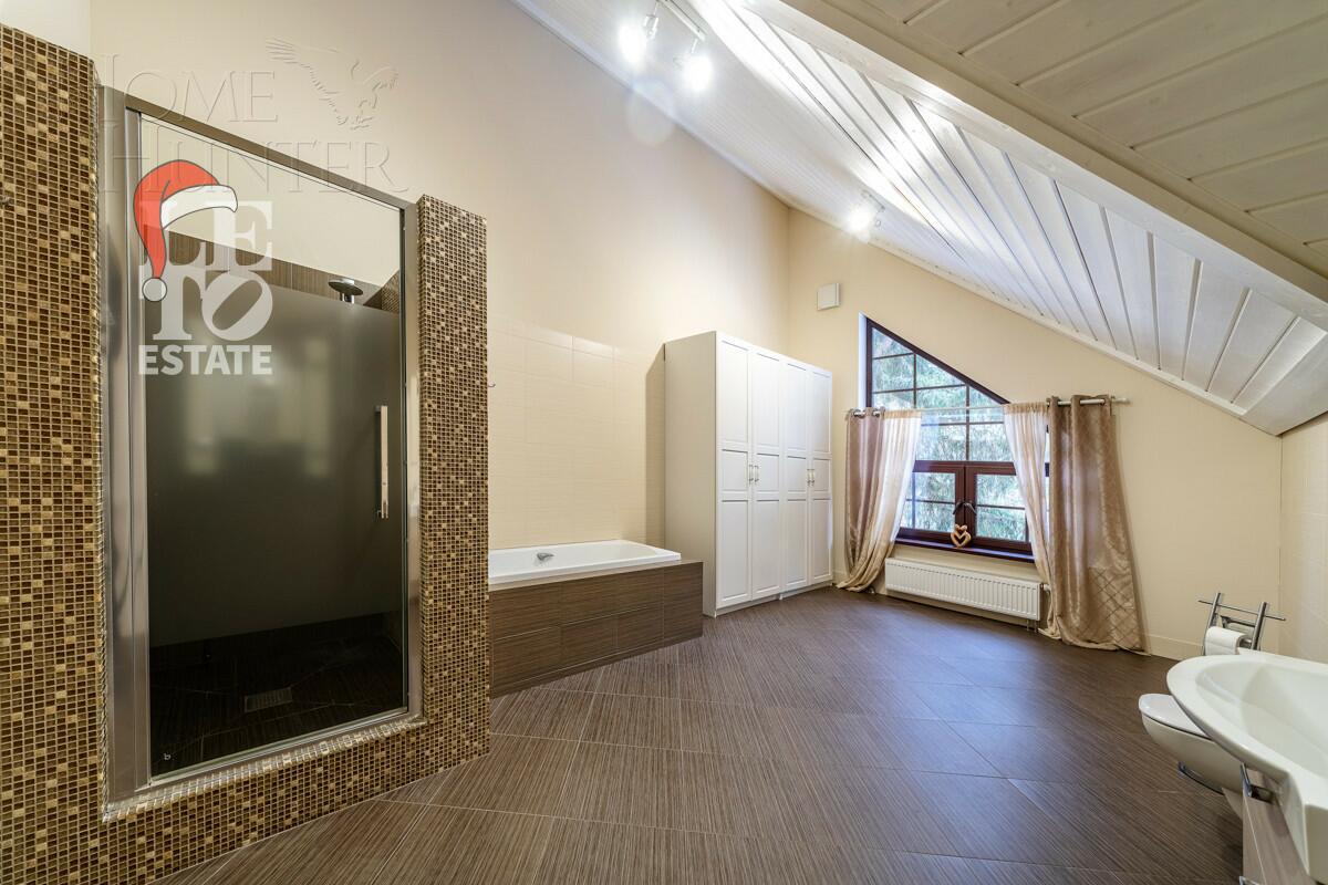 3-этажный коттедж 550 м² с отделкой