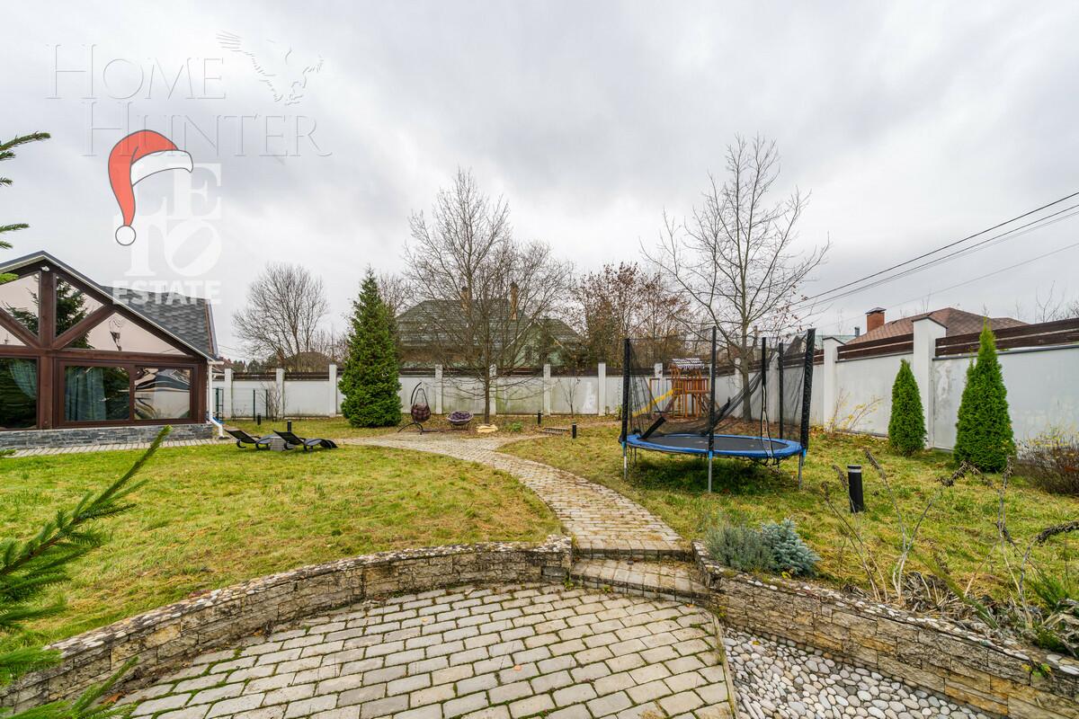 2-этажный коттедж 1 512 м² с отделкой