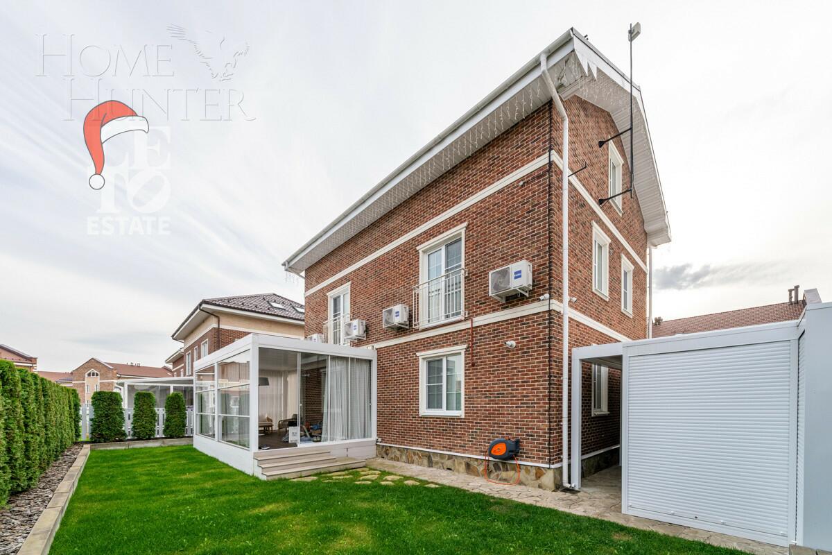 3-этажный коттедж 210 м² с отделкой