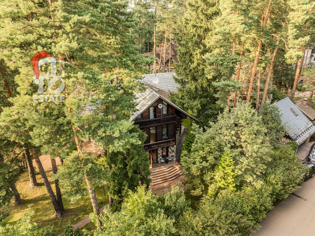 3-этажный коттедж 490 м² с отделкой