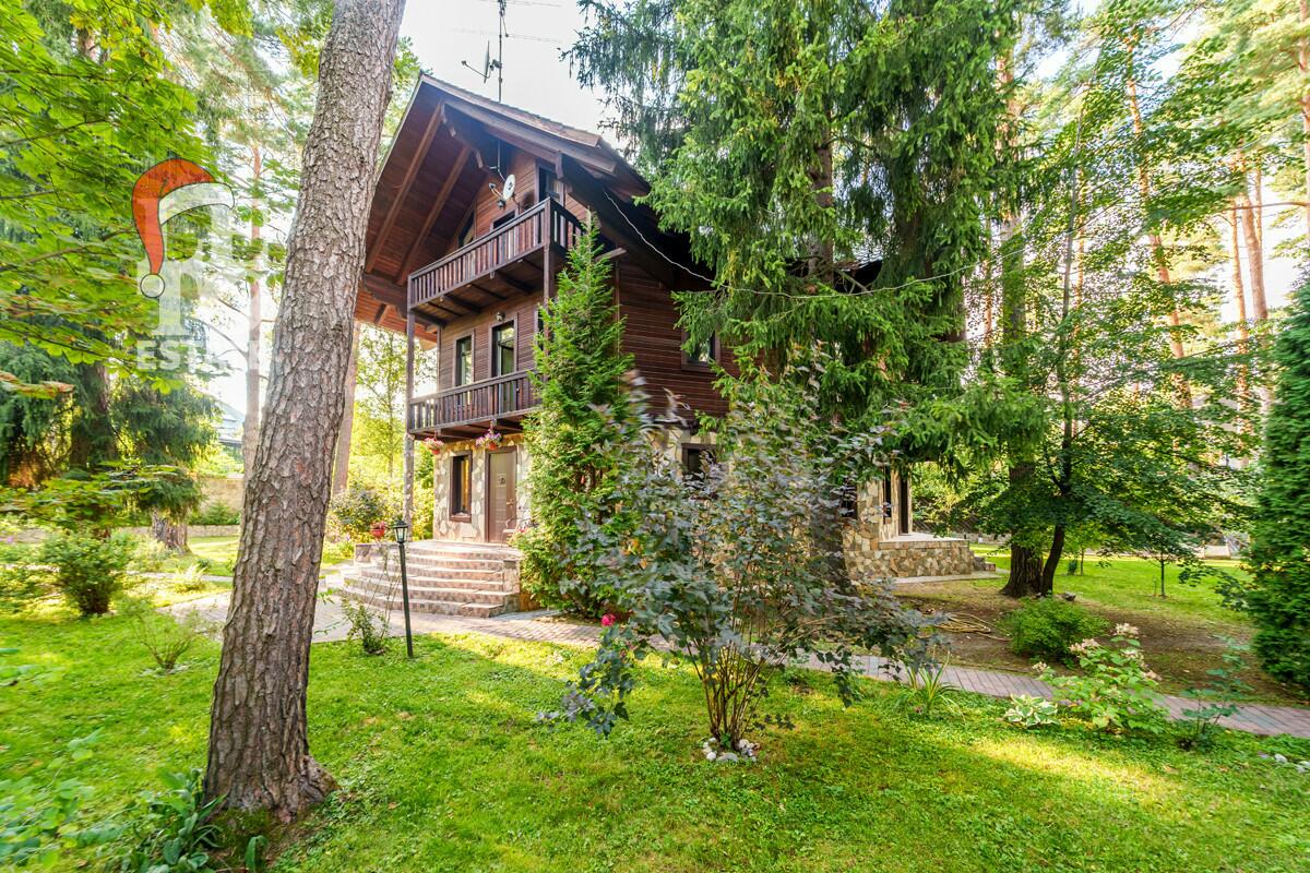 3-этажный коттедж 490 м² с отделкой