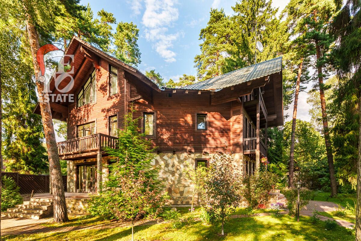 3-этажный коттедж 490 м² с отделкой